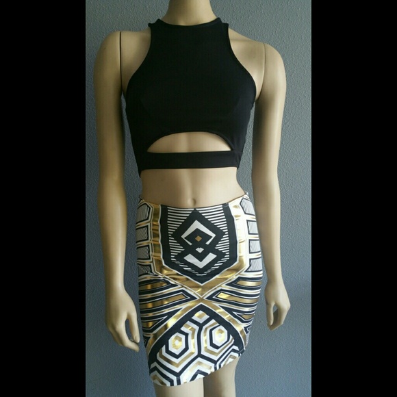 Blk, Wht, & Gold Skirt - Picture 4 of 4