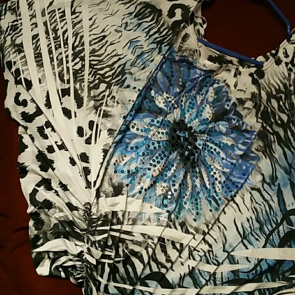 Butterfly top - Picture 2 of 2