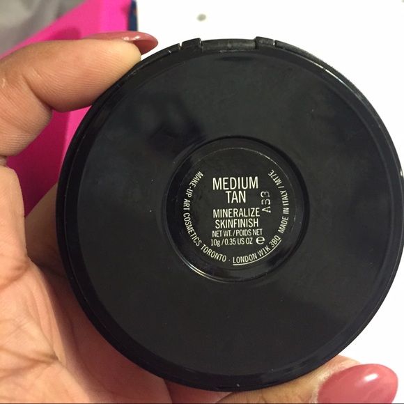 Mac mineralize skin finish