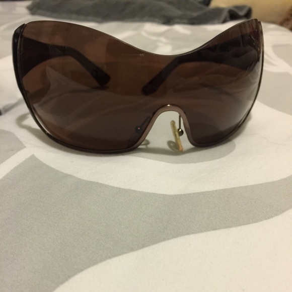 Fendi sun glasses