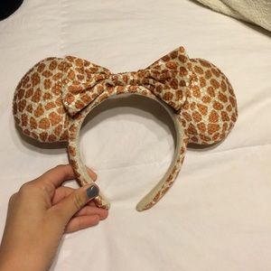Giraffe mini ears