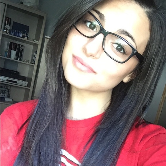 Meet your Posher, Devin - Picture 1 of 1