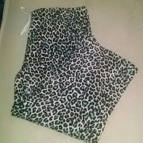 Cute blue leapord print pajamas