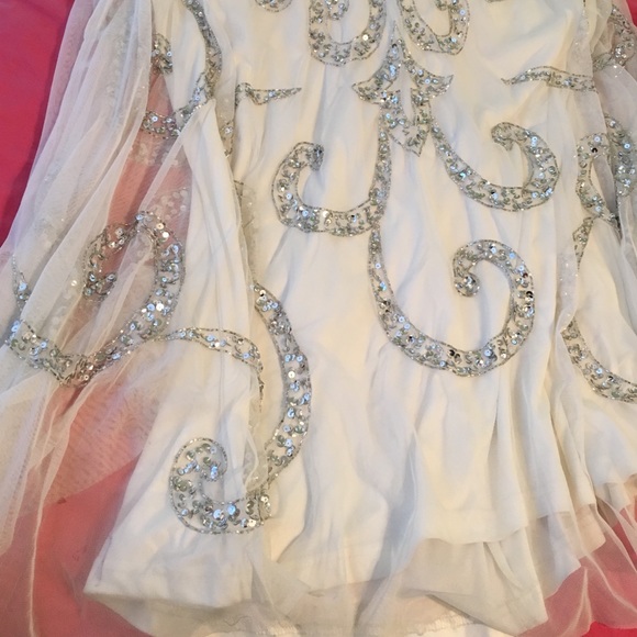 PROM DRESS - Picture 3 of 4