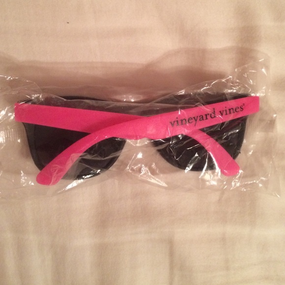 Vineyard Vines Neon Pink Wayfarers