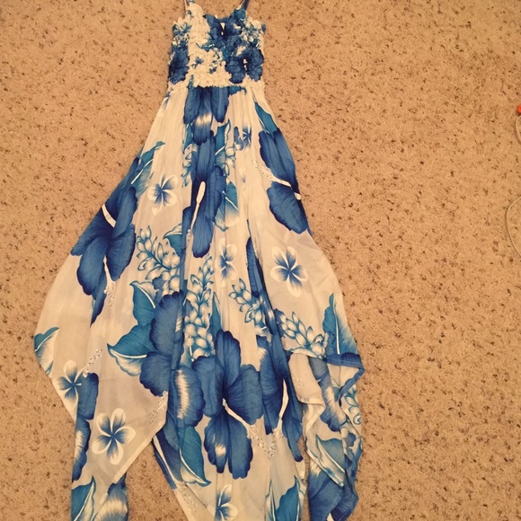 Beautiful Beachy Sun Dress - Picture 1 of 3