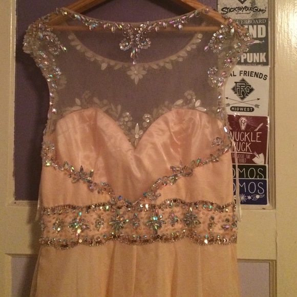 Formal Dress - Picture 2 of 3