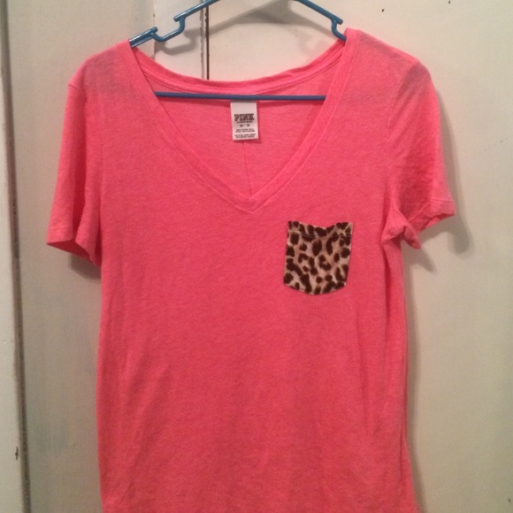 VS PINK shirt 🔥 - Picture 1 of 2