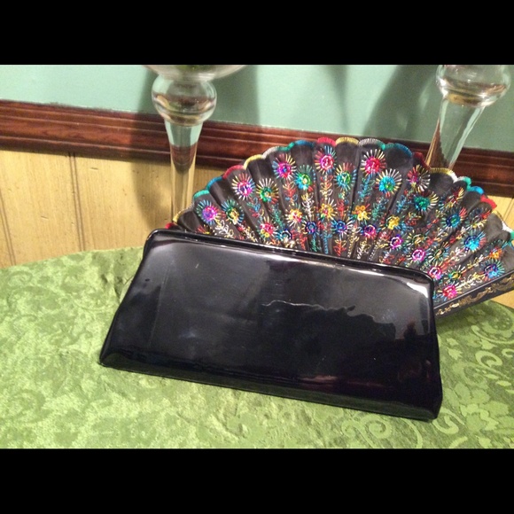 Black clutch