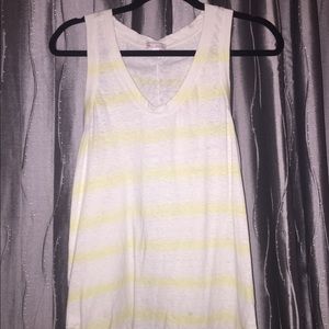 Faded yellow Gap tank