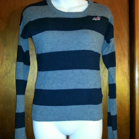 Hollister sweater small