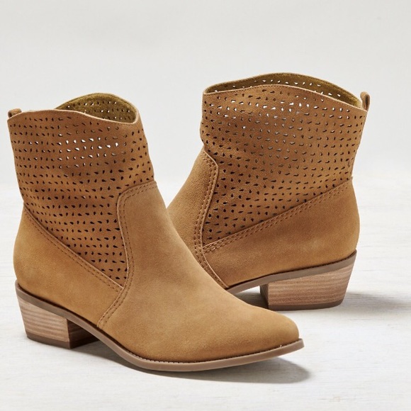 Size 9 tan American eagle western booties
