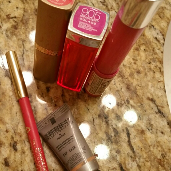 Makeup Bundle - Picture 2 of 2