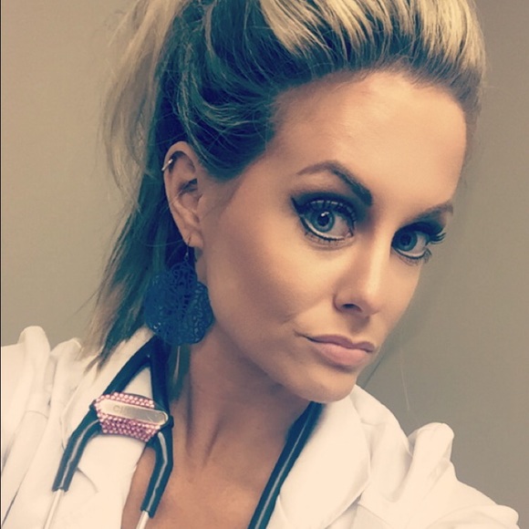 Hey everyone!!! My name is Chelsea - Picture 3 of 3