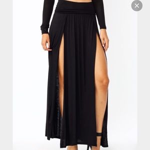 Double slit maxi skirt.