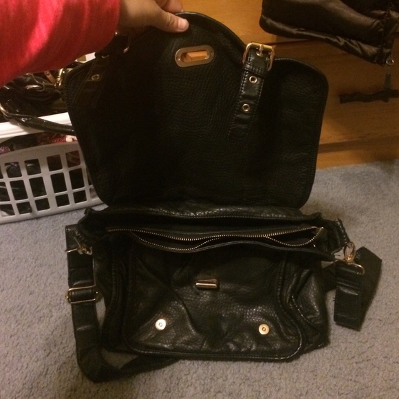 Black purse - Picture 2 of 3