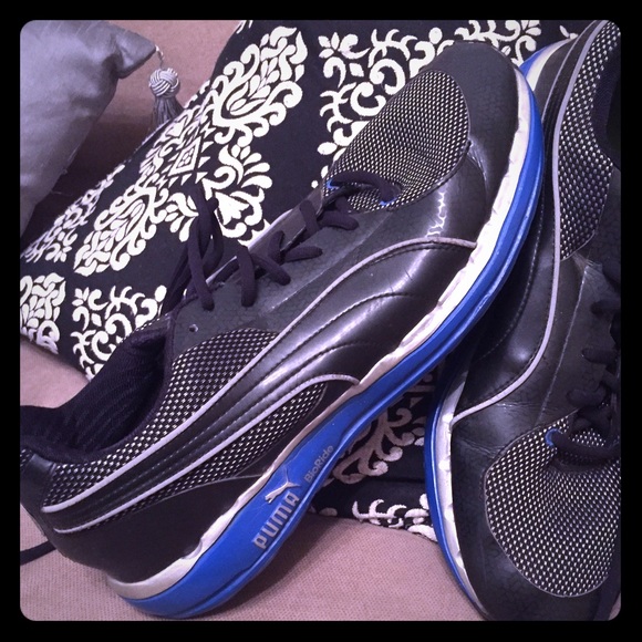 Puma Running shoes - Picture 1 of 4