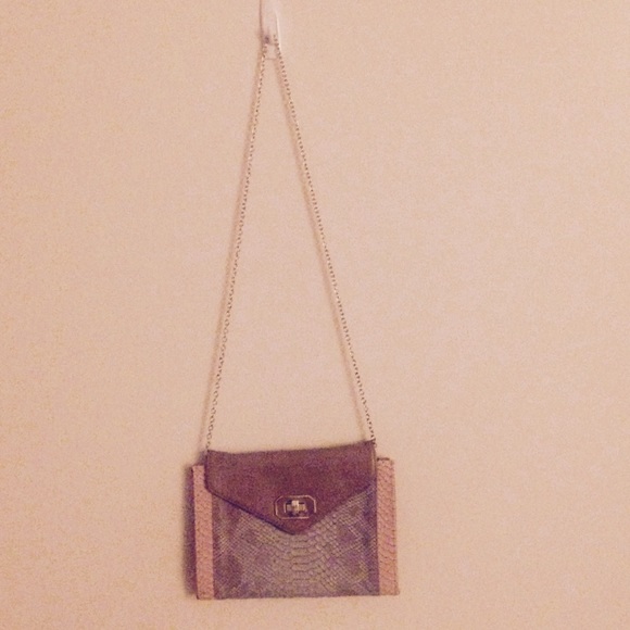 Crossbody purse