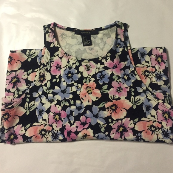 Forever 21 Dresses & Skirts - Forever 21 floral form fitting cute dress