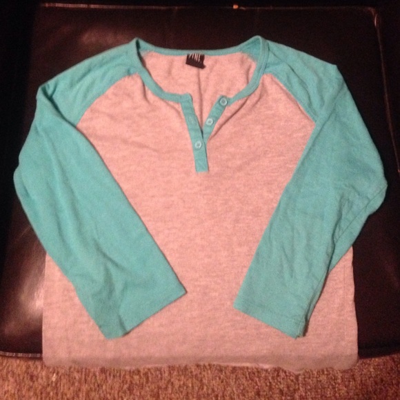 Zine top from zumiez!