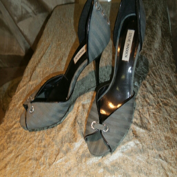 Steve Madden Grey spiked heel