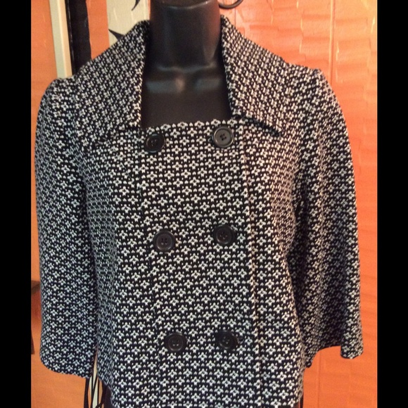 Black and white jacket - Picture 2 of 4