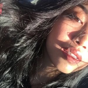 Meet your Posher, Claire