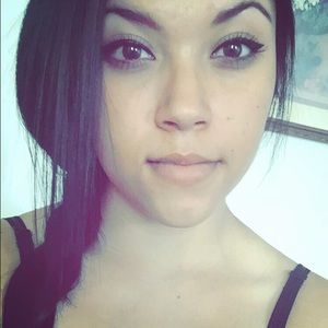 Meet your Posher, Ana