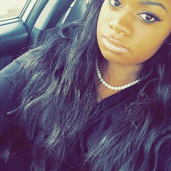 Meet your Posher, Denecia