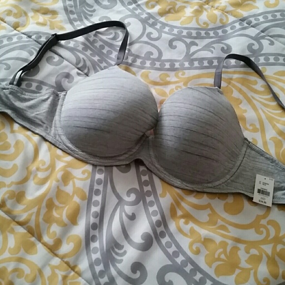 *SOLD ON MERC*VS PINK 34D Bra & PANTY