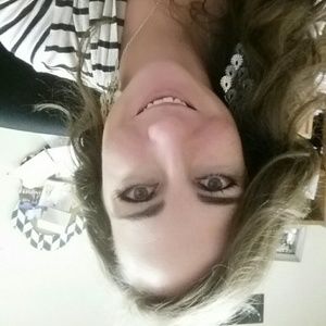 Meet your Posher, Cynthia