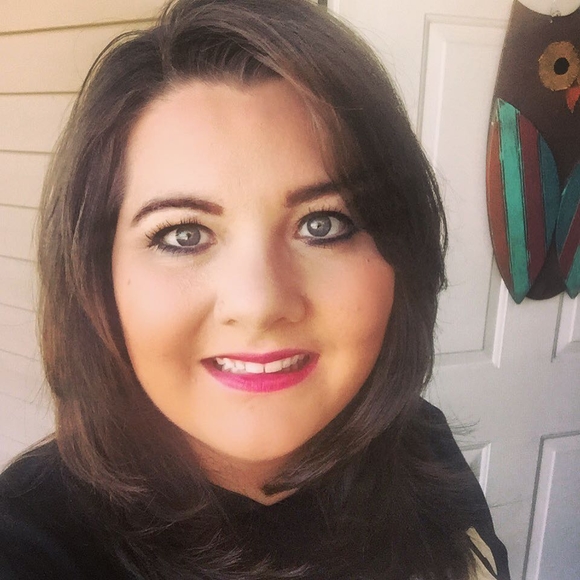 Meet your Posher, Alanna - Picture 1 of 1