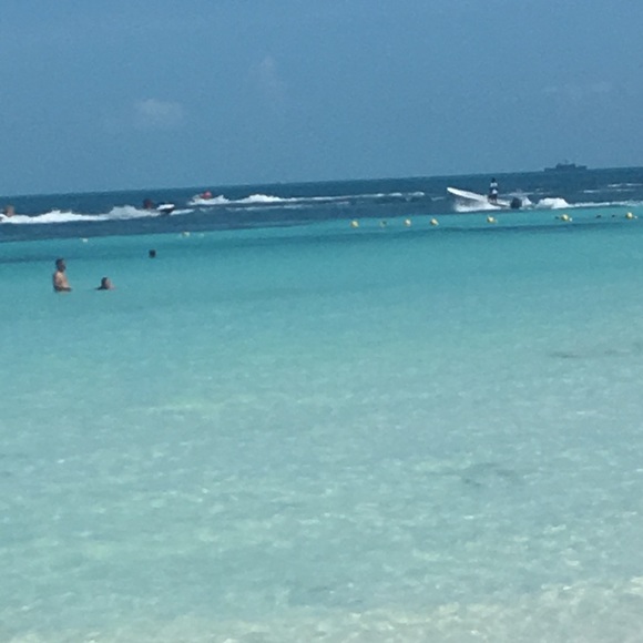 Meet your Posher, Lisa - Picture 2 of 2