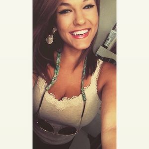 Meet your Posher, Bailea