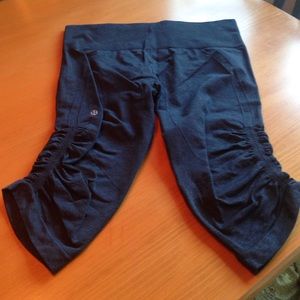 Lululemon navy crop pant