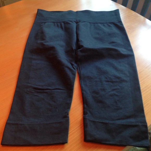 Lululemon cropped pants