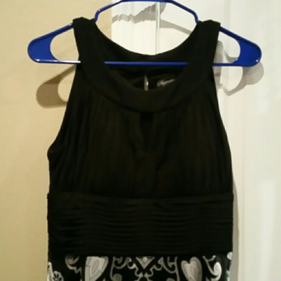 Dress - Picture 2 of 4