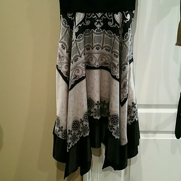 Dress - Picture 3 of 4