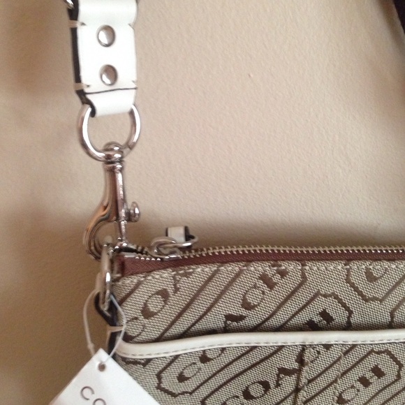 Coach Women's Natural Legacy Signature Swingpack - Picture 4 of 7