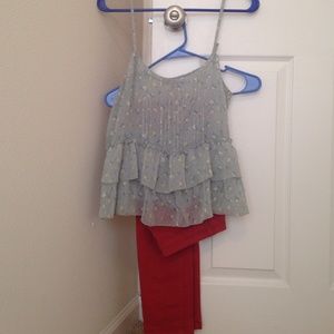 Super cute and flirty, blue flowery tank!