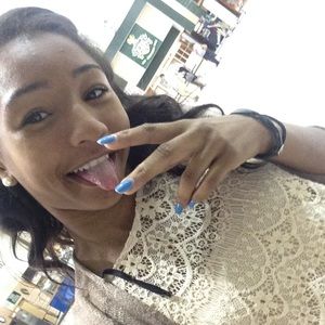 Meet your Posher, Bobbi