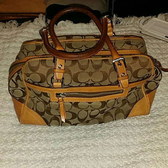 Beautiful like new Coach purse - Picture 2 of 4