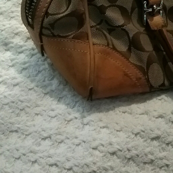 Beautiful like new Coach purse - Picture 3 of 4