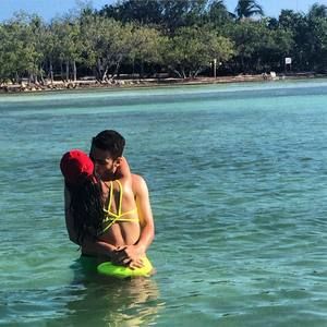 Meet your Posher, Victor