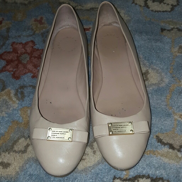Barely worn! Marc by marc Jacobs nude leather flat