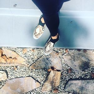 Meet your Posher, Elaine