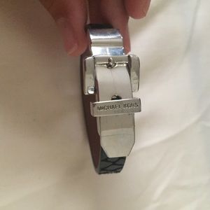 💙 Michael Kors Buckle Bracelet 💙