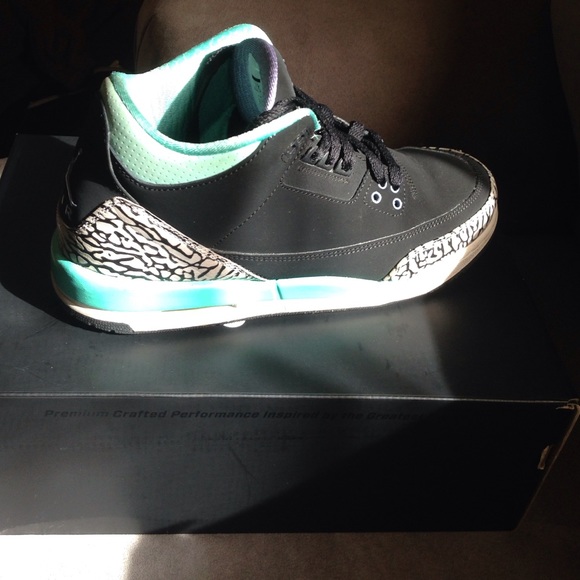 Retro 3 - Picture 2 of 3