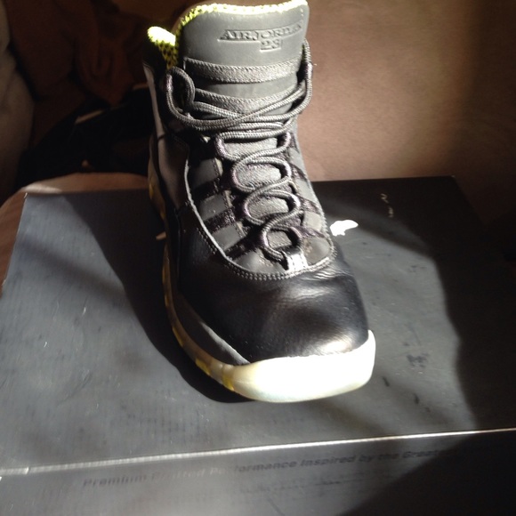 Retro 10 - Picture 2 of 2