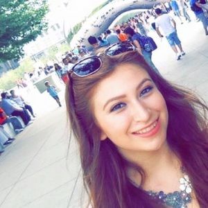 Meet your Posher, Carolina